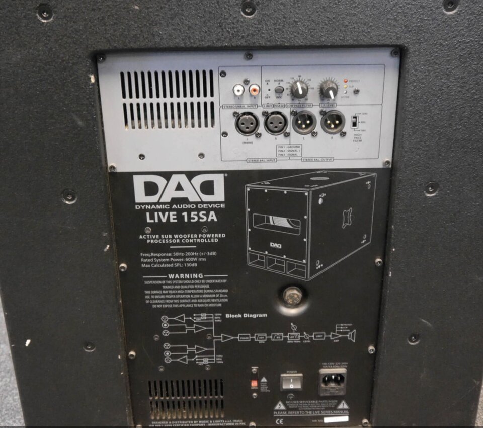 Subgraves autoamplificados 15"