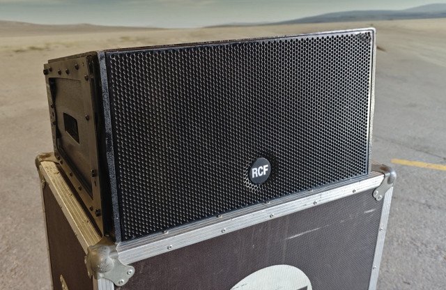 Line Array Activo RCF NX-L23A