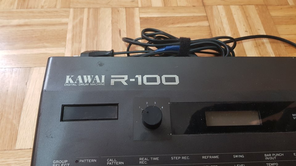 Kawai R-100 caja de ritmos