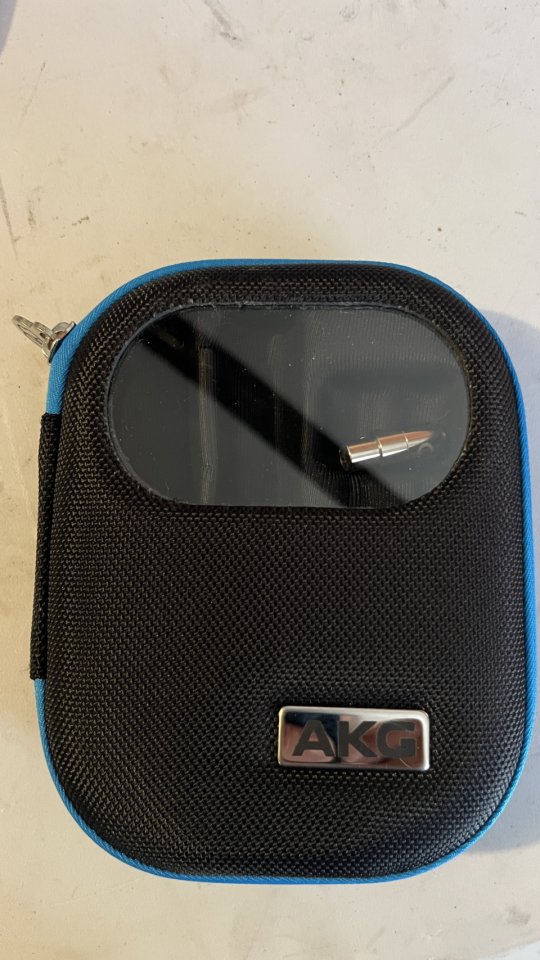 Micrófonos Levalier AKG LC81 MD de segunda mano · Foto 2 de 4 · Madrid · 300 €