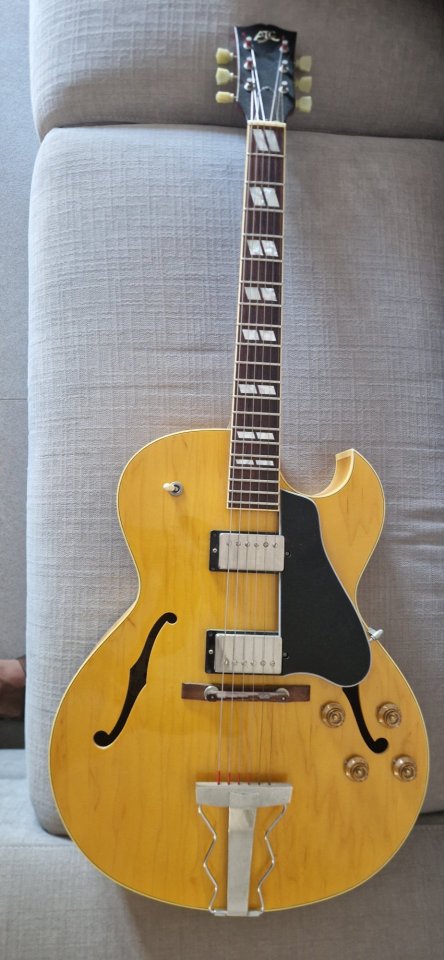 Archtop Tribute Custom ATC175D Natural de segunda mano · Foto 7 de 9 · Illes Balears · 1700 €