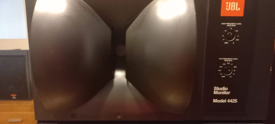 Altavoces pasivos JBL 4425 Studio Monitor + Amplificador HH VX-300 MOS FET de regalo