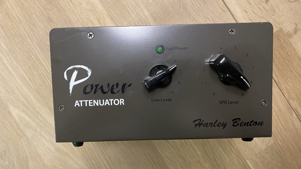 Harley Benton PA-100 Power Attenuator 4/8/16 Ω de segunda mano · Foto 2 de 3 · Tarragona · 55 €