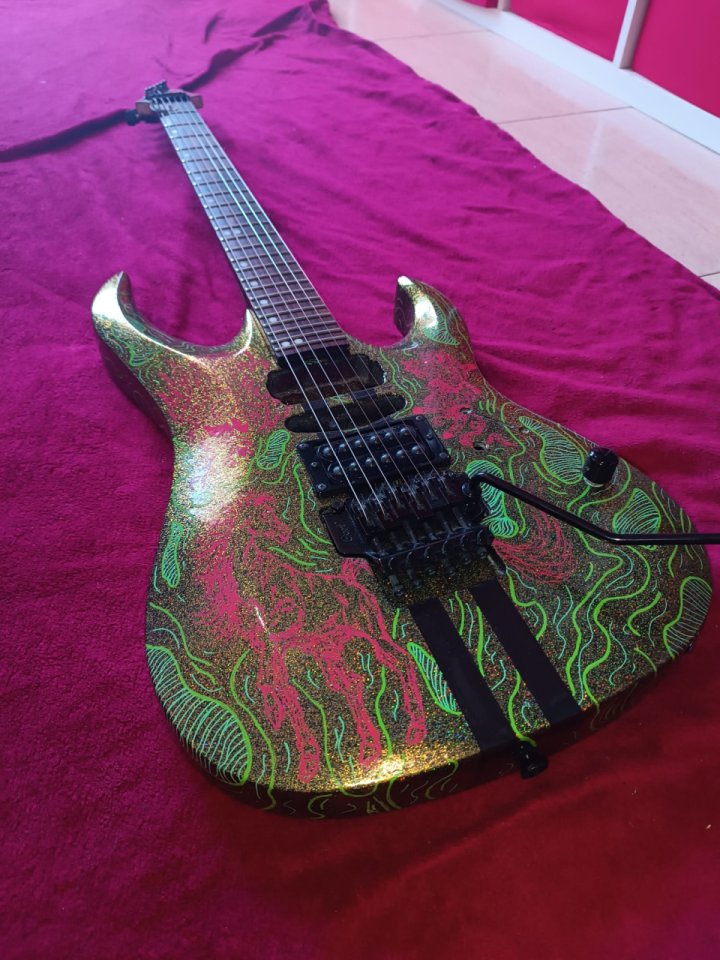 Customiza tu Guitarra Eléctrica! de segunda mano · Foto 2 de 9 · Cantabria · 250 €