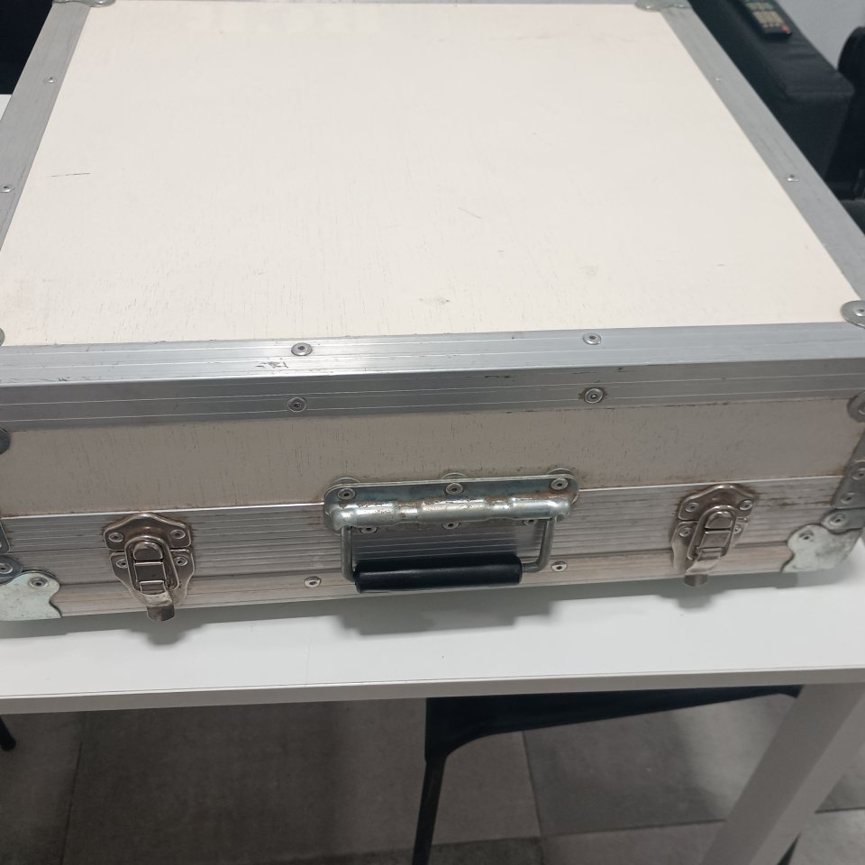 Flight case para mesa de mezclas de segunda mano · Foto 5 de 8 · Málaga · 120 €