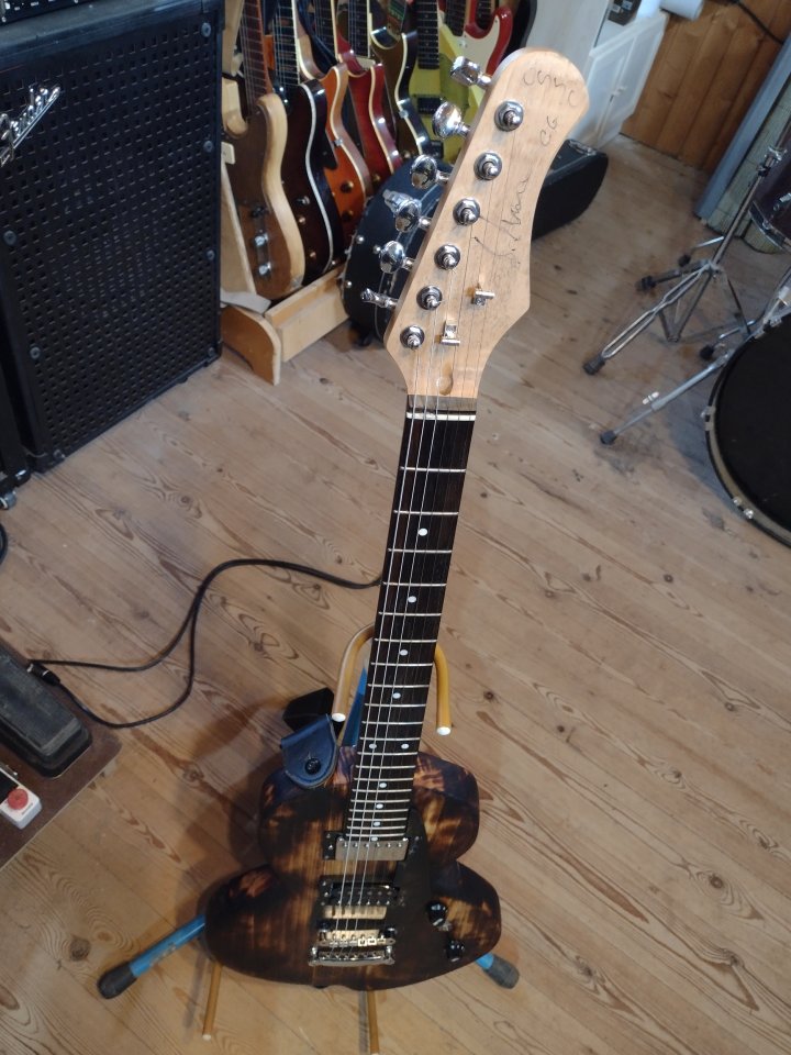 guitarra original unica o CAMBIO