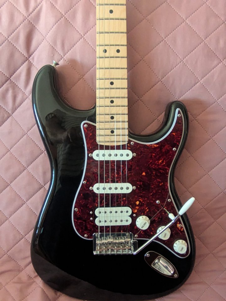 Cambio Fender Stratocaster de segunda mano · Foto 2 de 4 · Alicante