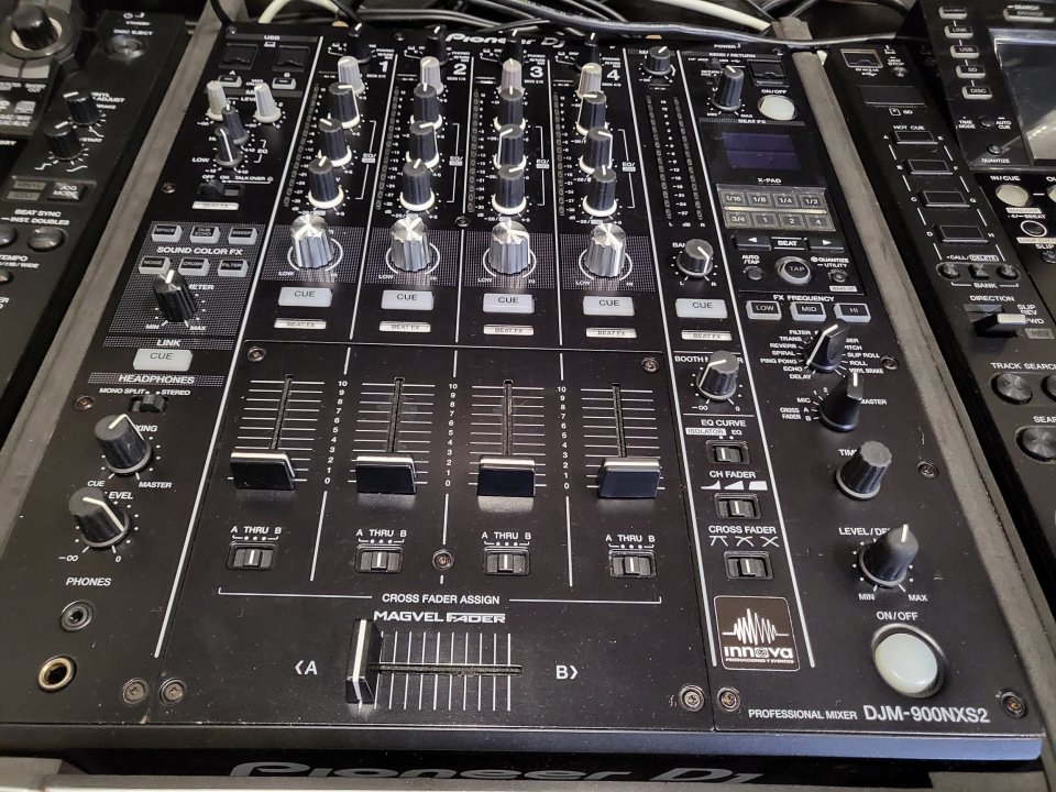 Cabina Pioneer NX2 de segunda mano · Foto 3 de 4 · Toledo · 4500 €