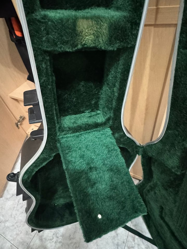 Estuche SKB acústica dreadnought