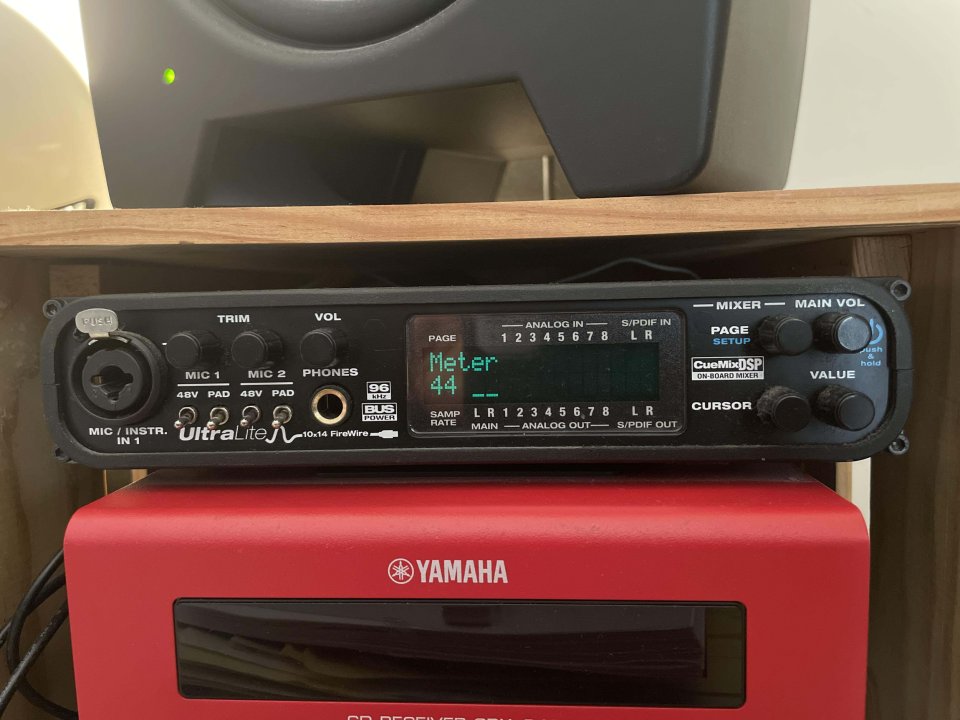 Tarjeta de sonido externa MOTU Ultralite y tarjeta PCI Firewire