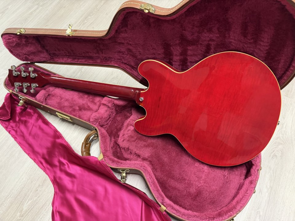 2004 Gibson ES-335 Dot - Cherry - 3.7 kg (Cambio) de segunda mano · Foto 5 de 7 · Madrid · 3200 €