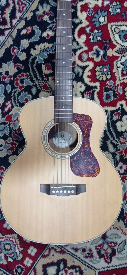 Electroacústica Guild mini Jumbo de segunda mano · Foto 1 de 6 · A Coruña · 320 €