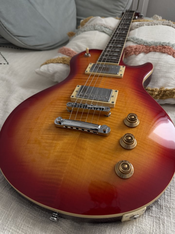 Hamer Monaco - Cherry Sunburst