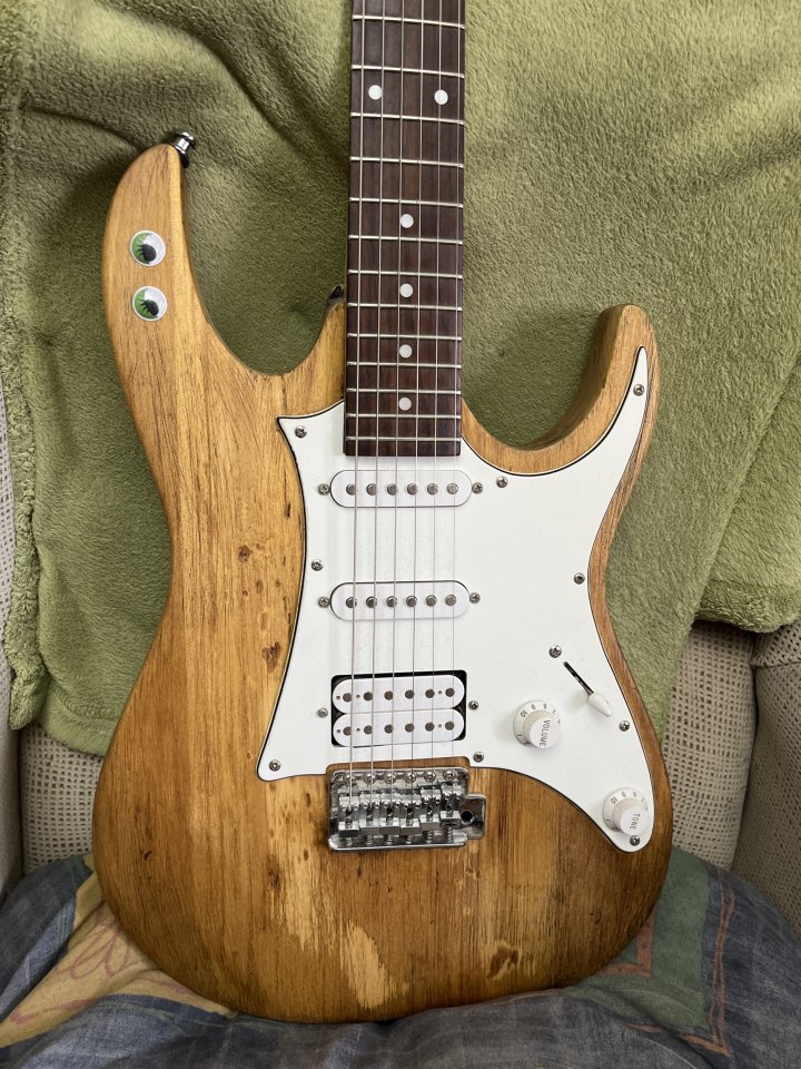 Ibanez stratocaster de segunda mano · Foto 3 de 7 · Madrid · 130 €