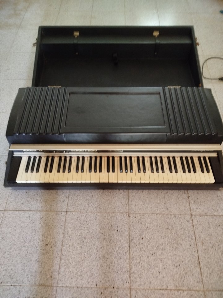 Rhodes Mark II / Stage Piano