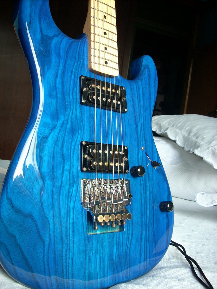 Busco recuperar mi Warmoth strat azul