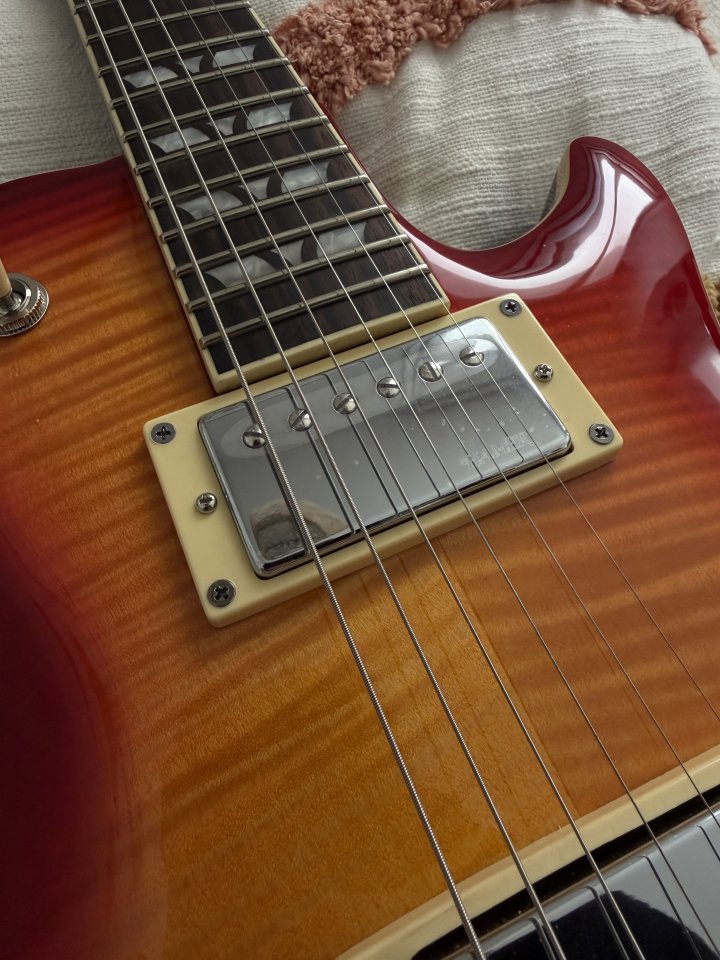 Hamer Monaco - Cherry Sunburst