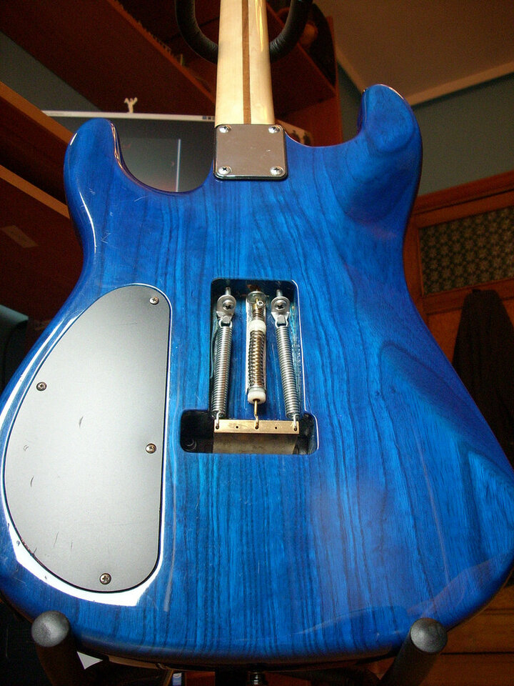 Busco recuperar mi Warmoth strat azul
