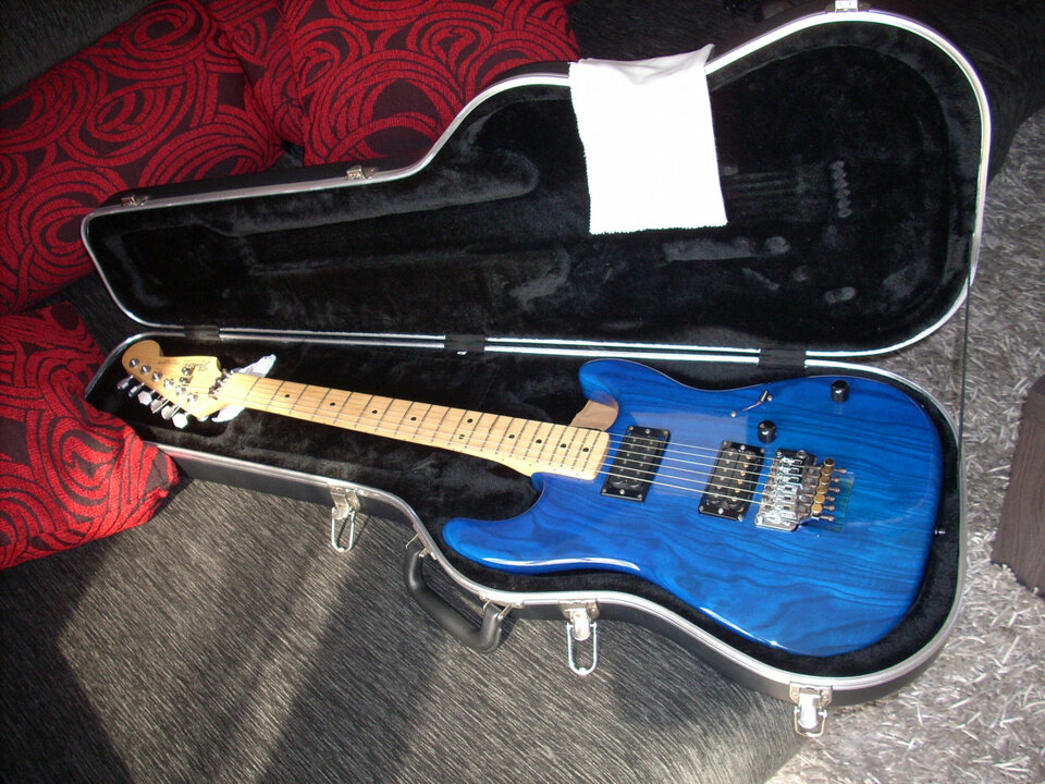 Busco recuperar mi Warmoth strat azul