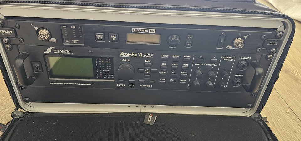 Fractal Axe Fx II XL+ con Mfc-101 MkI y extras. de segunda mano · Foto 2 de 9 · Alicante · 1200 €