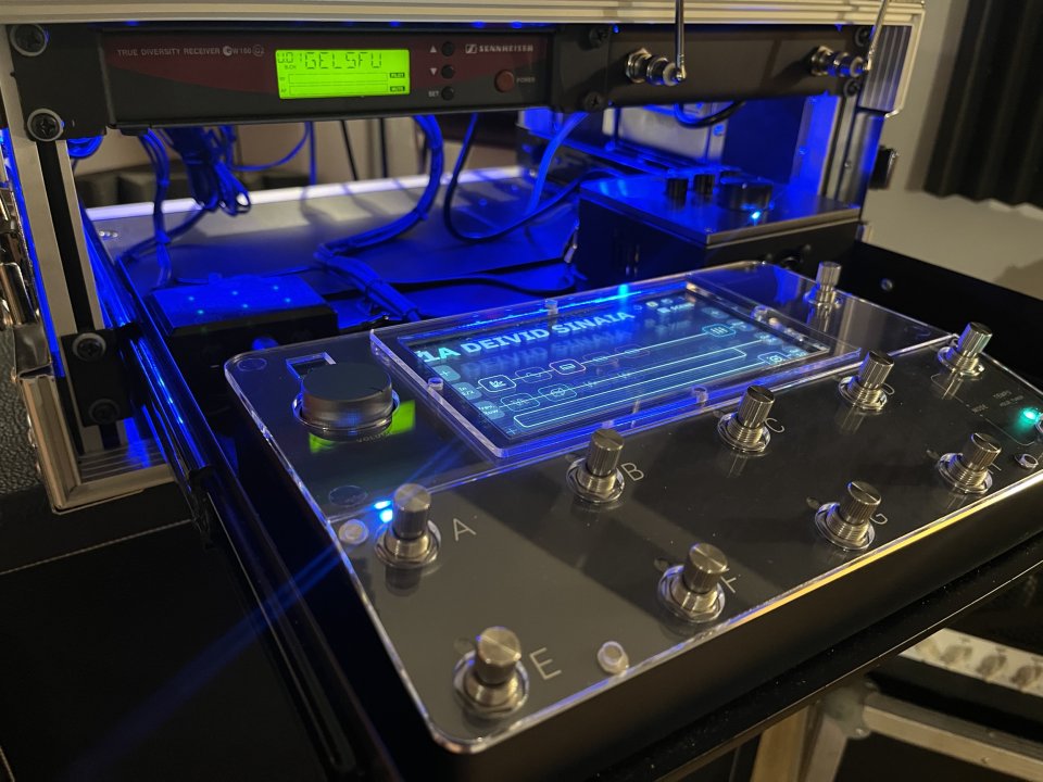 Rack Neural DSP Quad Cortex + Etapa SD Power Stage 170 de segunda mano · Foto 2 de 4 · Toledo · 2300 €