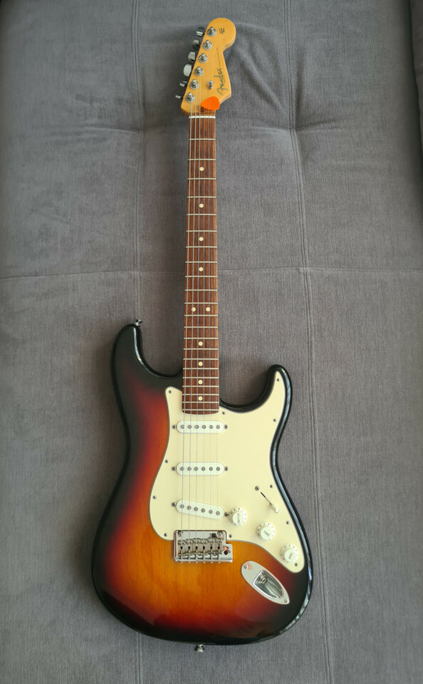 Fender stratocaster american standard sunburst rosewood