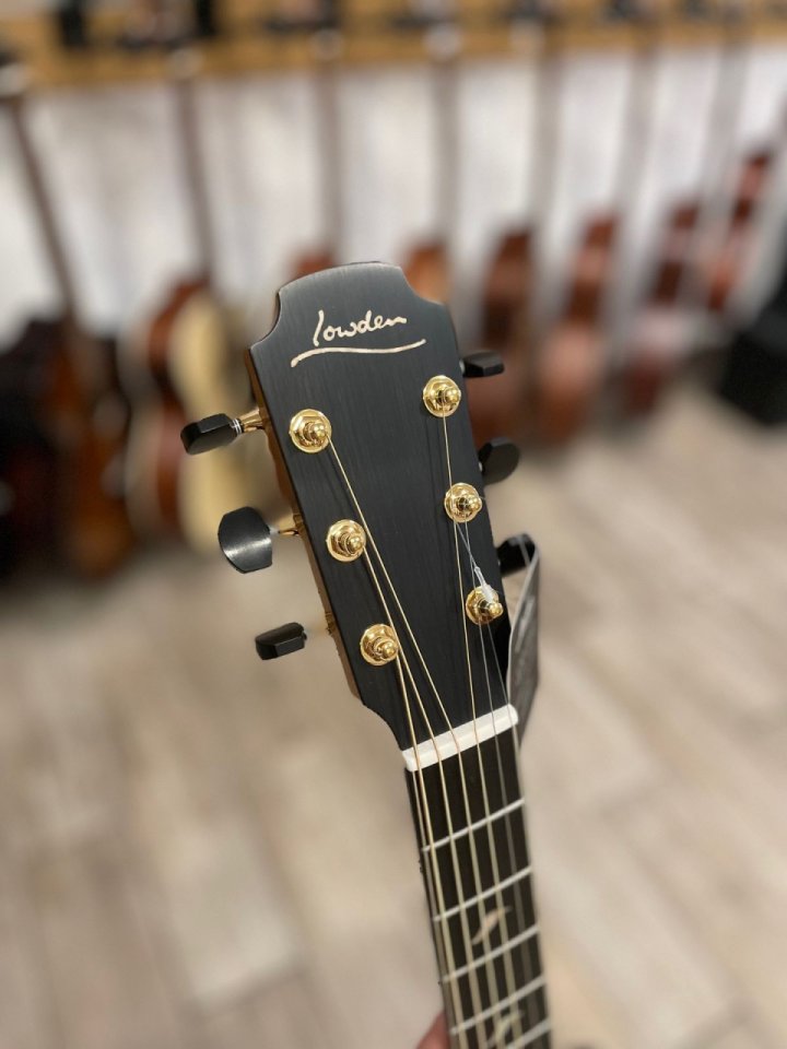LIQUIDACIÓN! Lowden F50 Sinker Redwood and Macassar Ebony, Bevel de segunda mano · Foto 3 de 10 · Zaragoza · 7900 €