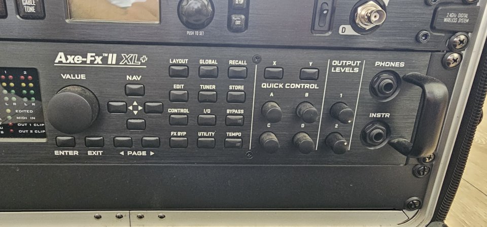 Fractal Axe Fx II XL+ con Mfc-101 MkI y extras. de segunda mano · Foto 5 de 9 · Alicante · 1200 €