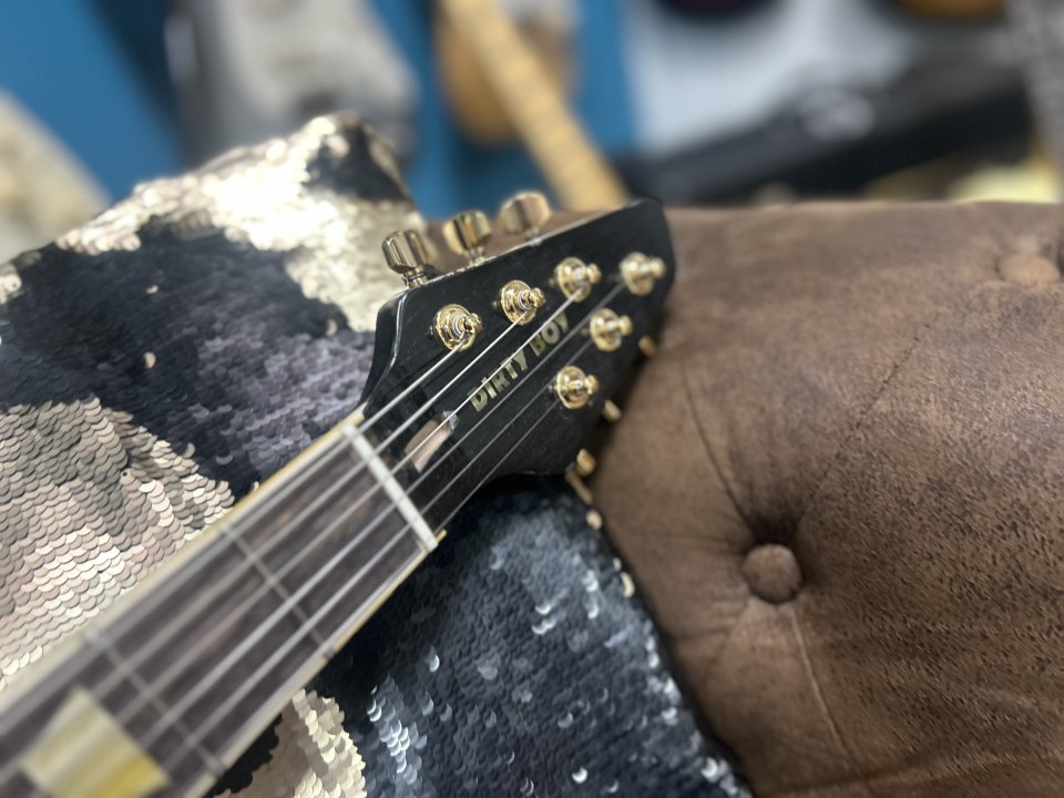Dirty boy flying v Relic custom de segunda mano · Foto 2 de 8 · Sevilla · 3199 €