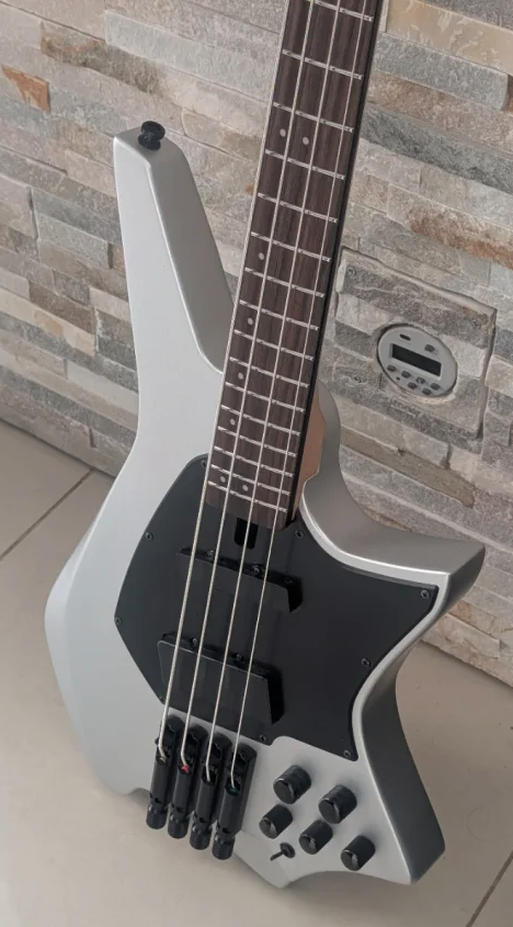 Bajo Headless Multiescala Hils HZB4 Plata de segunda mano · Foto 2 de 4 · Málaga · 399 €