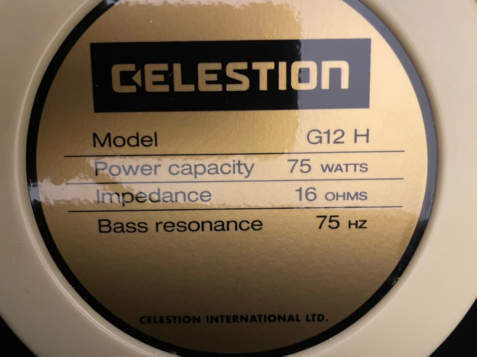 MORGAN MVP 23 Amplificador valvulas o cambio por les Paul