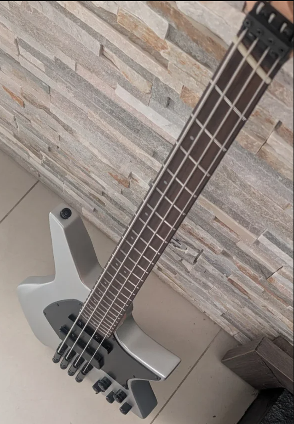 Bajo Headless Multiescala Hils HZB4 Plata de segunda mano · Foto 3 de 4 · Málaga · 399 €