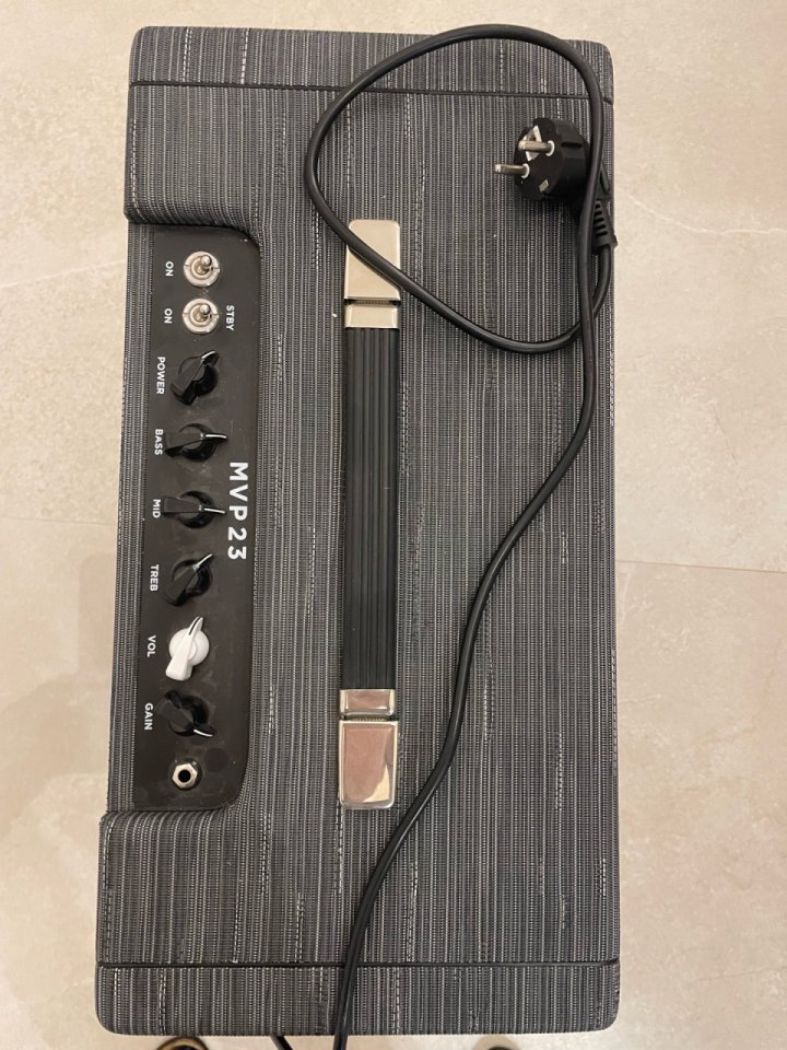 MORGAN MVP 23 Amplificador valvulas o cambio por les Paul