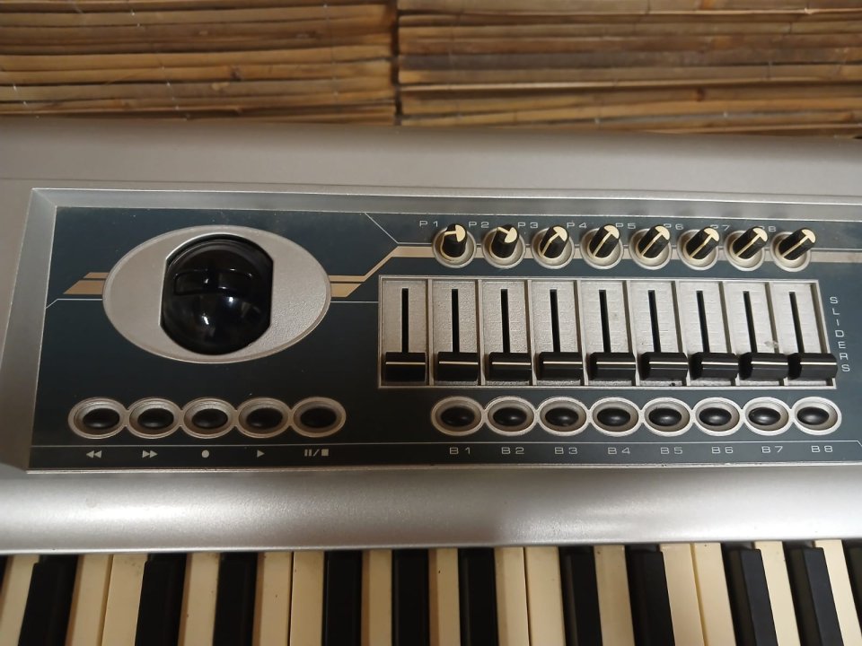 Studiologic / Fatar VMK-188 Plus 88 teclas contrapesadas Controlador MIDI de segunda mano · Foto 2 de 7 · Lleida · 200 €