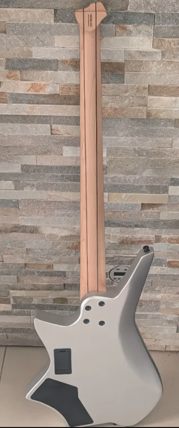 Bajo Headless Multiescala Hils HZB4 Plata de segunda mano · Foto 4 de 4 · Málaga · 399 €
