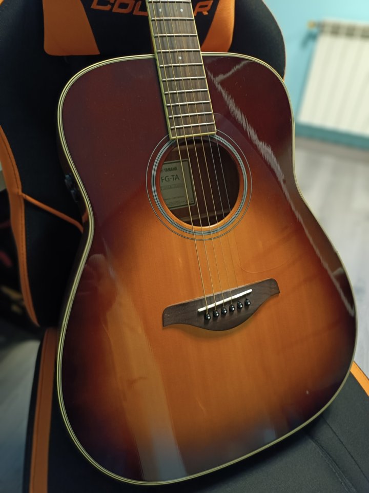 Yamaha Transacoustic FG-TA de segunda mano · Foto 2 de 6 · Asturias · 450 €