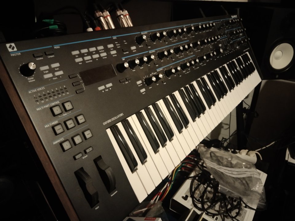 Novation Summit – Como nuevo –