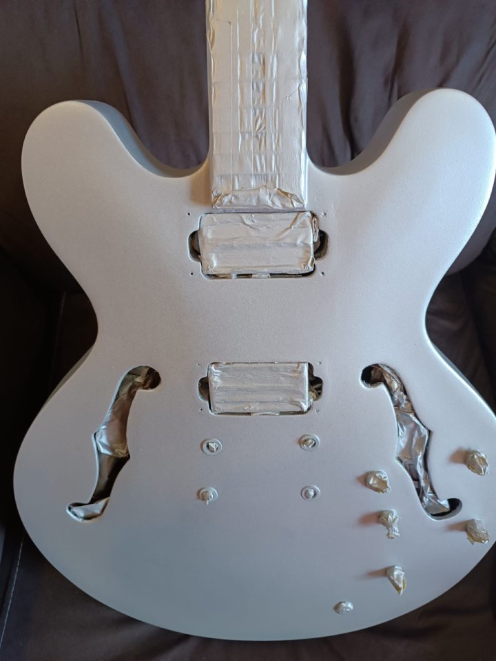 Pinta tu Guitarra Eléctrica! de segunda mano · Foto 6 de 10 · Cantabria · 250 €