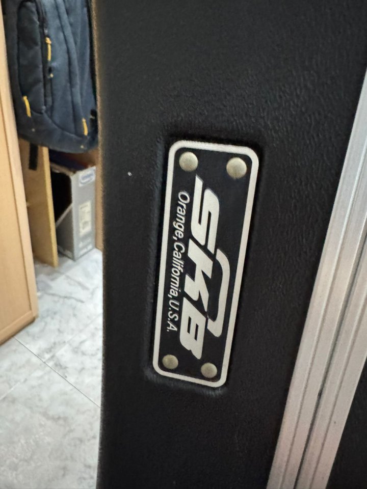 Estuche SKB acústica dreadnought