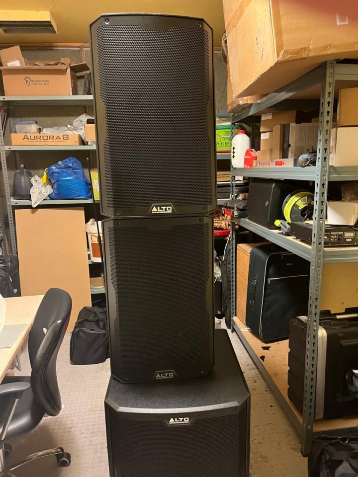 PA Completo Alto TS415 (x2) + Sub TS18S (x1) - En garantía de segunda mano · Foto 1 de 10 · Valencia · 1200 €