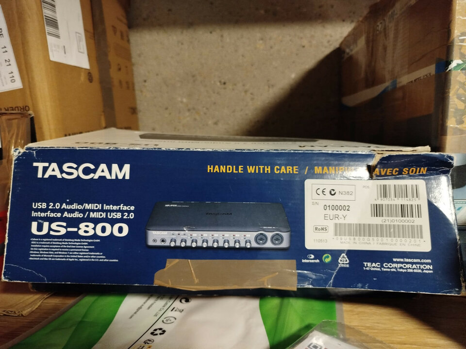 Tarjeta de sonido / Interface de audio TASCAM US-800