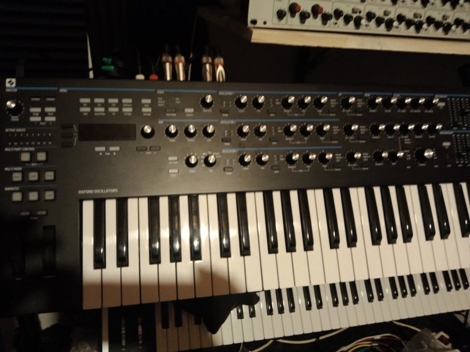 Novation Summit – Como nuevo –