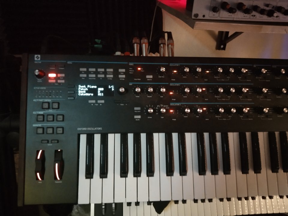 Novation Summit – Como nuevo –