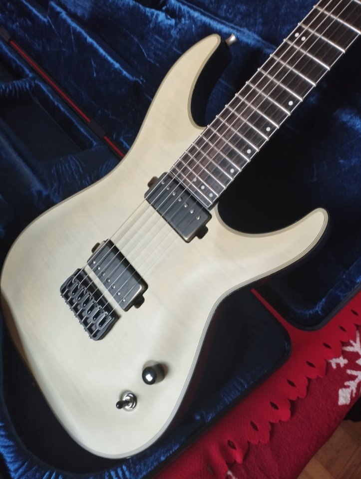 Guitarra eléctrica Schecter de 7 cuerda modelo KM 7. MK 1. Keith Merrow