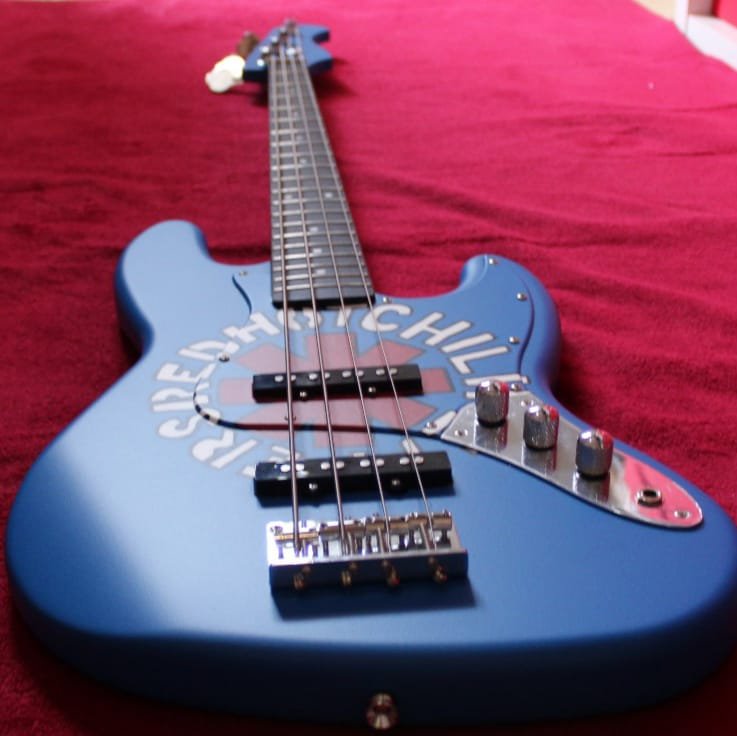 CUSTOMIZA tu Bajo Eléctrico! de segunda mano · Foto 2 de 10 · Cantabria · 250 €