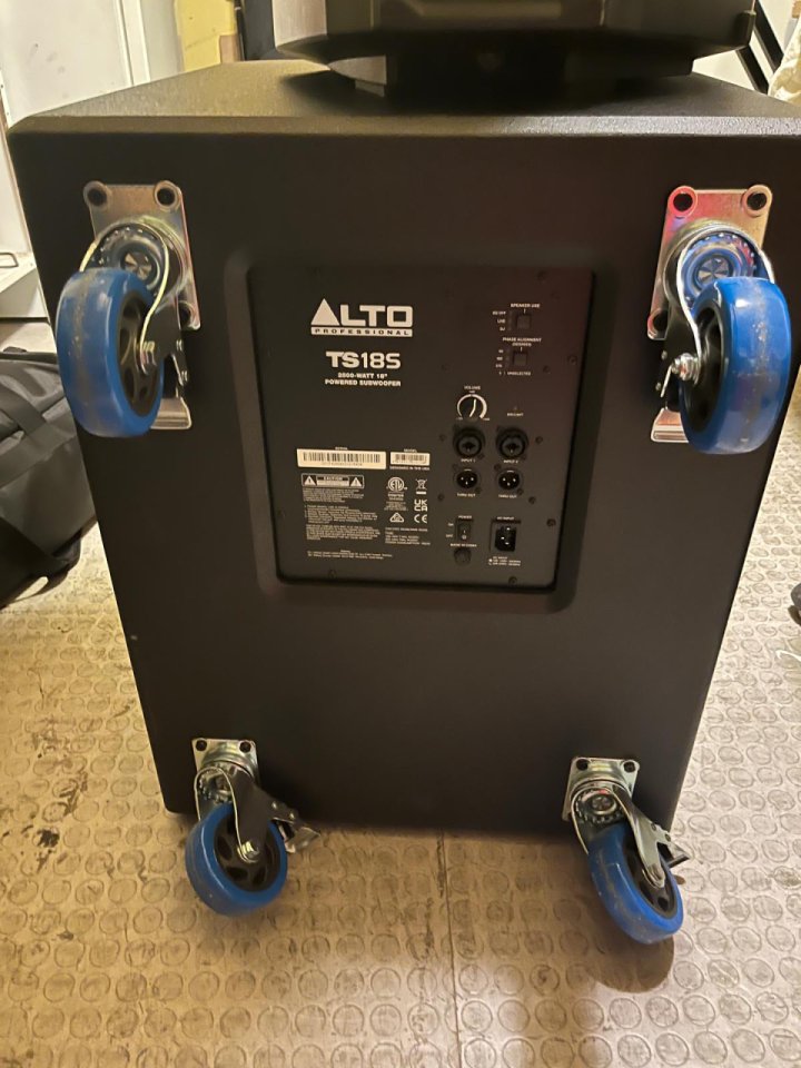 PA Completo Alto TS415 (x2) + Sub TS18S (x1) - En garantía de segunda mano · Foto 3 de 10 · Valencia · 1200 €
