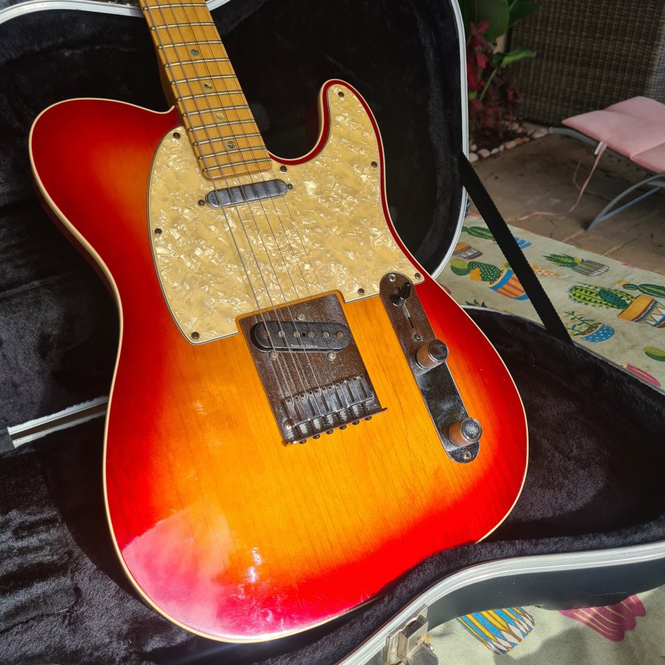 Fender telecaster deluxe 2004