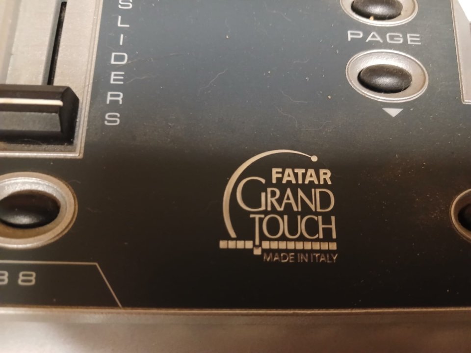Studiologic / Fatar VMK-188 Plus 88 teclas contrapesadas Controlador MIDI de segunda mano · Foto 3 de 7 · Lleida · 200 €