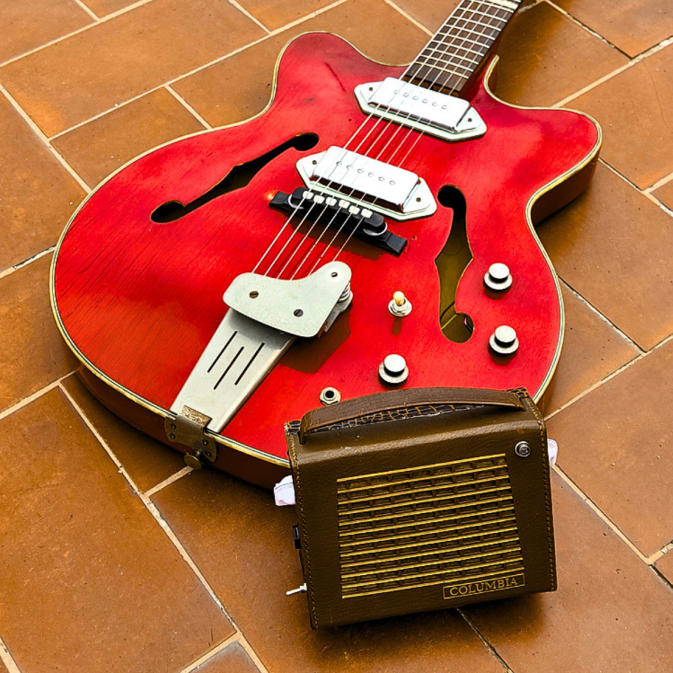 Amps de guitarra hechos con radios transistor vintage Zeta Creations de segunda mano · Foto 2 de 10 · Barcelona · 160 €