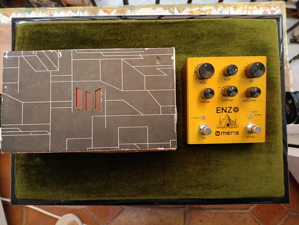 Meris ENZO - pedal sintetizador polifónico, con su caja original. de segunda mano · Sevilla · 215 €